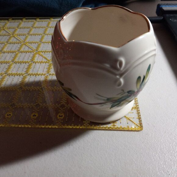 Lenox Vase  Cottagecore Grandmacore Holiday Designer Gold Trim - Picture 4 of 6